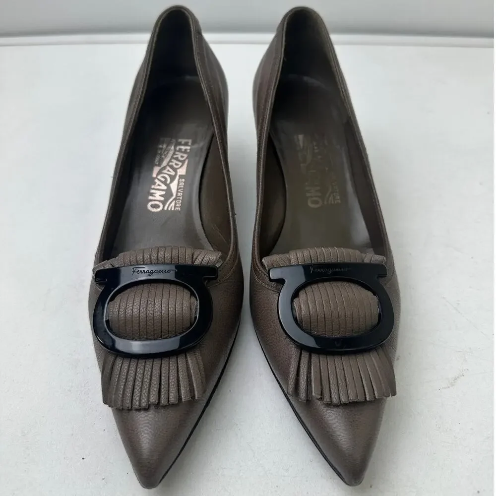 VTG Salvatore Ferragamo Taupe Leather Fringe Pointed Toe Heels Women's Sz 7.5 - Picture 2 of 10